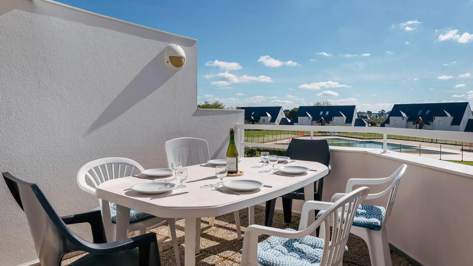 Appartement Duplex 50M² A Carnac Avec Piscine Chauffee, Proche Plages Pour 6 Personnes - Fr-1-477-63